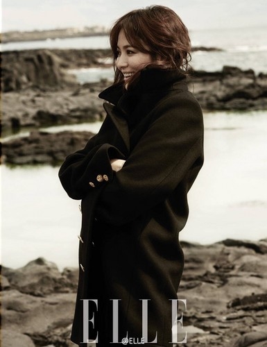 Song Hye Kyo sâu lắng với gam trầm