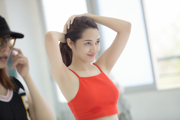 bao-anh-ho-hinh-xam-khi-mac-ao-crop-top-4