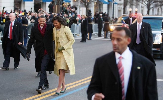 Nguoi 'nhu hinh voi bong' bao ve Tong thong Obama hinh anh 4