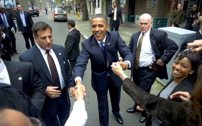 Nguoi 'nhu hinh voi bong' bao ve Tong thong Obama hinh anh 7