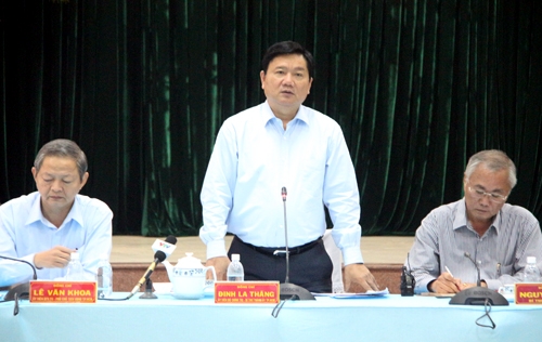 ong-dinh-la-thang-dan-chua-co-nuoc-sach-tong-giam-doc-kiem-viec-khac