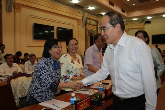 Cảnh giác với người lạ xuất hiện ở các điểm bầu cử