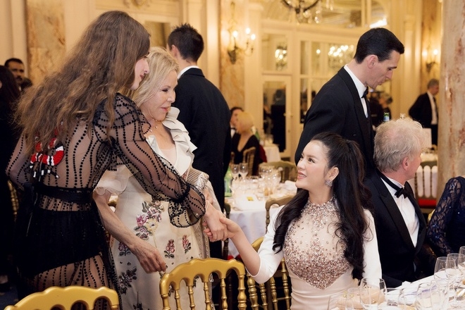 Lý Nhã Kỳ dự tiệc dành cho khách VIP tại Cannes