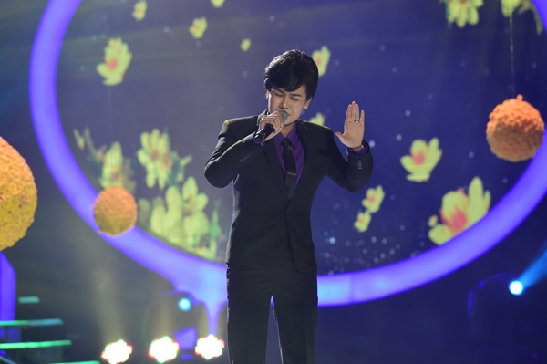 phien-ban-loi-cua-hari-won-khien-hoai-linh-cuoi-ngat-15