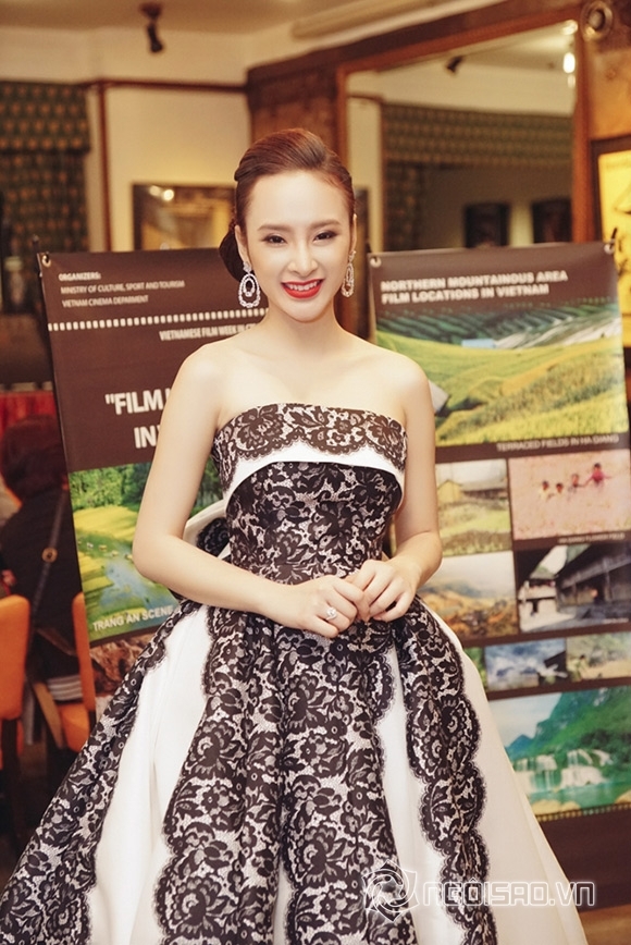 Angela Phương Trinh rạng rỡ tham gia sự kiện Tuần phim Việt Nam ở Czech 3