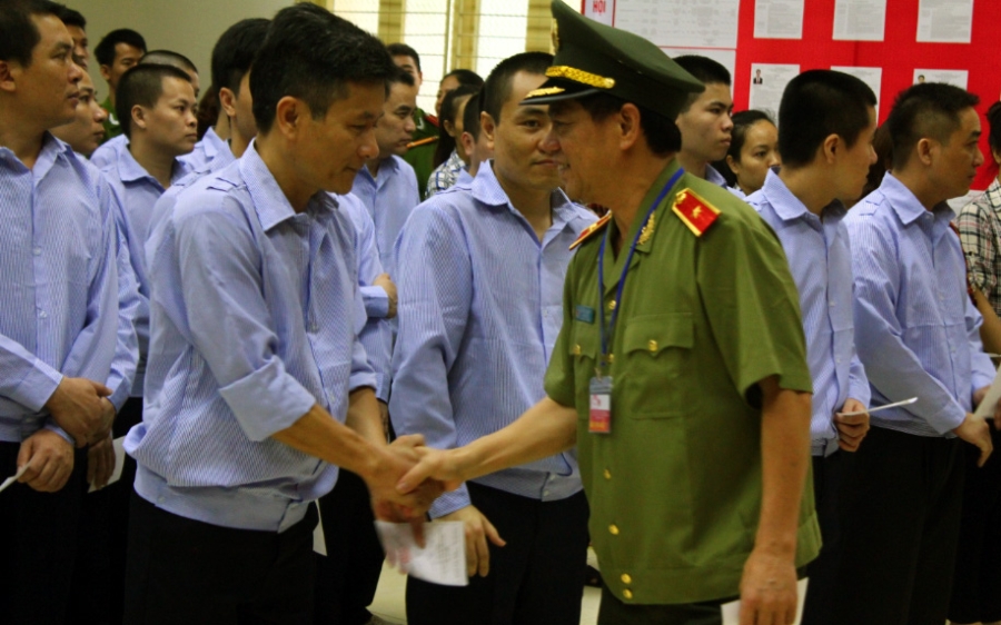 Tới tham gia bầu cử tại Trại tạm giam số 1 - CATP Hà Nội có Thiếu tướng Đoàn Duy Khương - Giám đốc CATP Hà Nội, Thiếu tướng Đinh Văn Toản - Phó Giám đốc CATP.