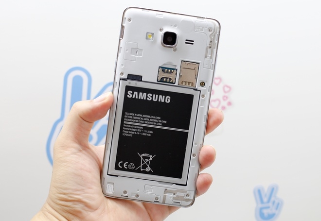 Galaxy On7 - phablet 4G giá tốt