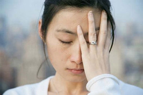 hôn lễ, chồng nhu nhược, mẹ chồng, kiểm soát