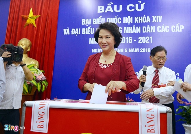 Khong khi bau cu dai bieu Quoc hoi, HDND o Ha Noi, TP HCM hinh anh 4