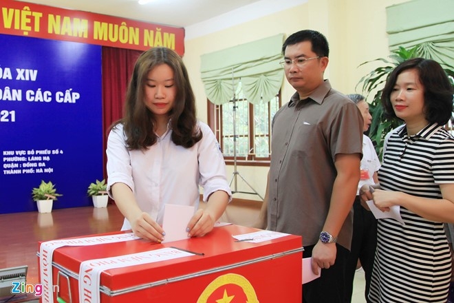 Khong khi bau cu dai bieu Quoc hoi, HDND o Ha Noi, TP HCM hinh anh 11