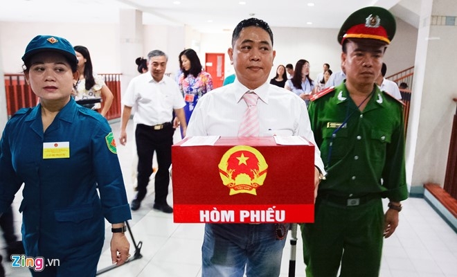Khong khi bau cu dai bieu Quoc hoi, HDND o Ha Noi, TP HCM hinh anh 13