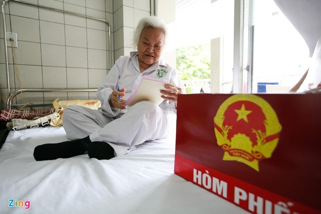 Khong khi bau cu dai bieu Quoc hoi, HDND o Ha Noi, TP HCM hinh anh 15