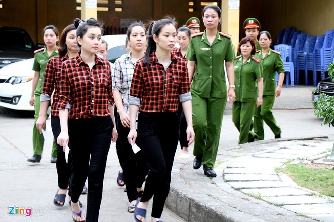 Khong khi bau cu dai bieu Quoc hoi, HDND o Ha Noi, TP HCM hinh anh 17