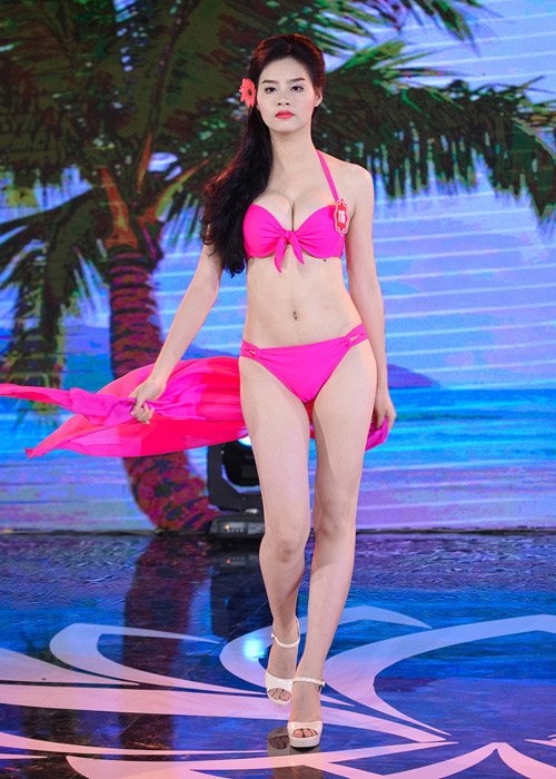 than hinh dep bat ngo cua tan hoa hau bien viet nam hinh anh 3