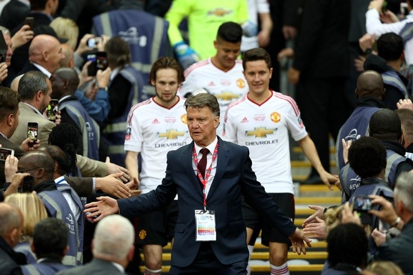 Voi Van Gaal, cup FA la su nguy bien tui ho hinh anh 1