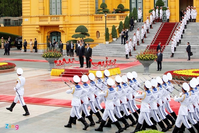 Buoi sang tat bat cua Tong thong My tai Ha Noi hinh anh 4