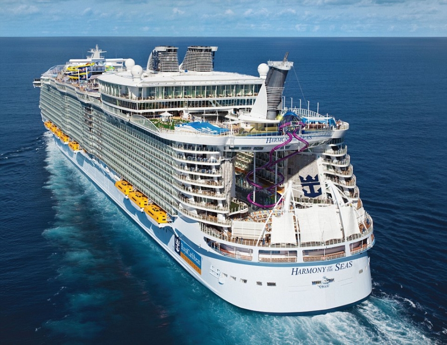 Harmony of the Seas là du thuyền lớn nhất thế giới với sức chứa lên tới hơn 6.000 khách (Ảnh: Dailymail)