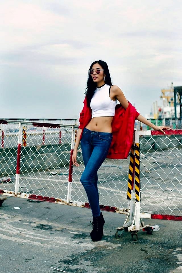 Minh Hang, Pham Huong dien street style noi bat tuan qua hinh anh 5