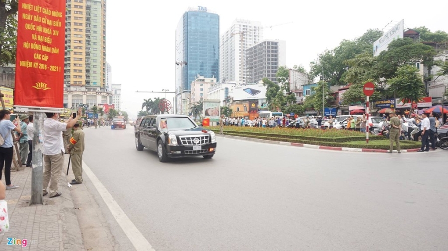 Nguoi Ha Noi chao don Tong thong Obama hinh anh 8