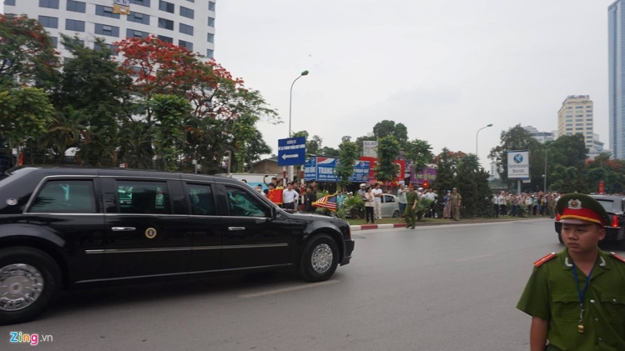 Nguoi Ha Noi chao don Tong thong Obama hinh anh 9