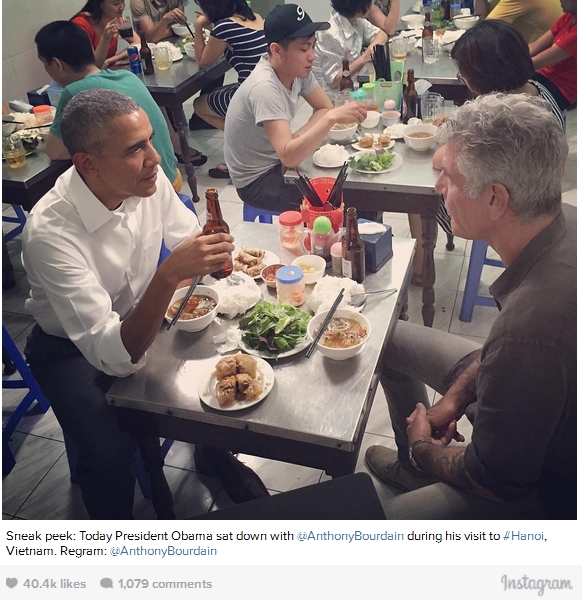  Bức ảnh ăn tối tại quán bún chả của Tổng thống Obama nhận được nhiều lượt Thích trên Instagram. (Ảnh: Washington Post) 