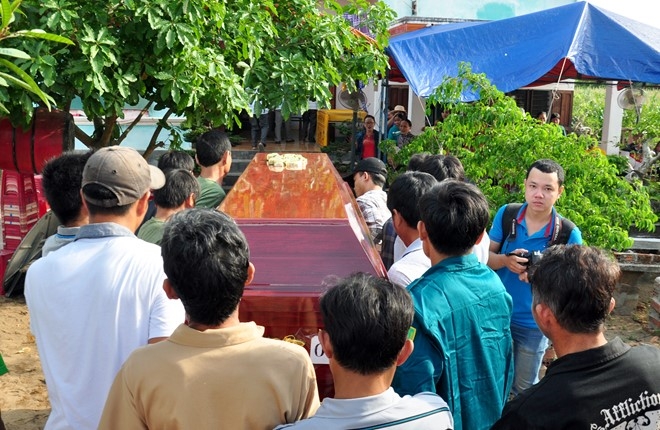 Con khoc khan giong don thi the me tu Binh Thuan hinh anh 2