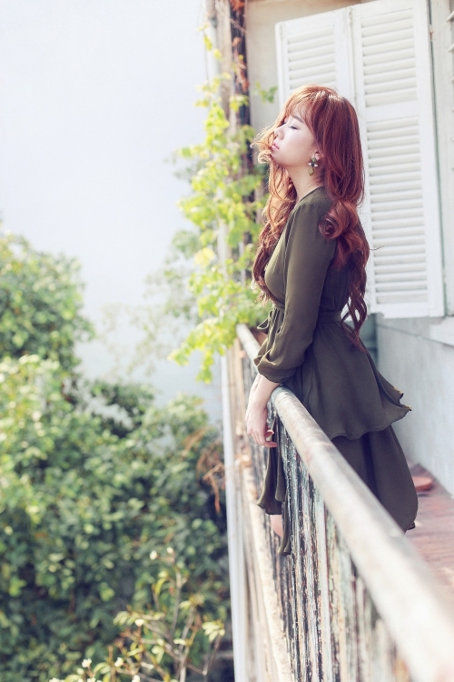 Hari Won đổi hình tượng chững chạc từ khi yêu Trấn Thành