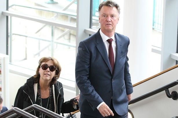 Van Gaal day that vong viet tam thu gui MU hinh anh 1