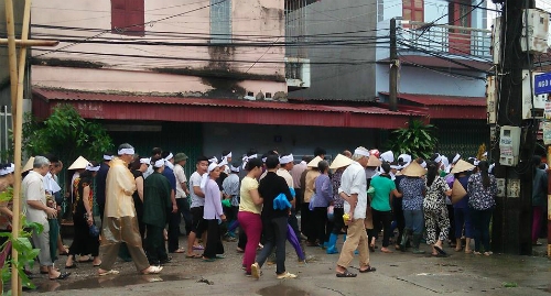 Chồng ghen tuông dùng dao đâm chết vợ... vì thấy mặc đẹp - Ảnh 1