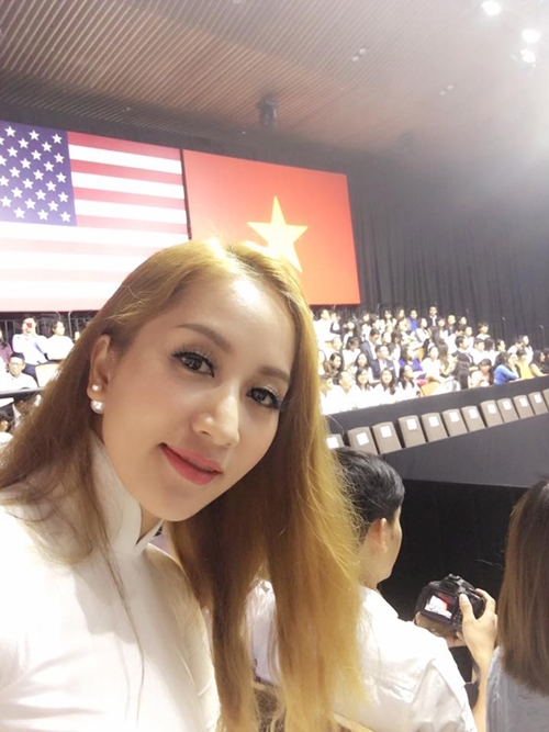 khanh-thi-xep-hang-tu-som-de-gap-tong-thong-obama-4