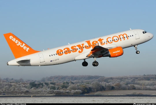 Một chiếc Airbus A320 của hãng easyJet. Ảnh: Mark Edwards