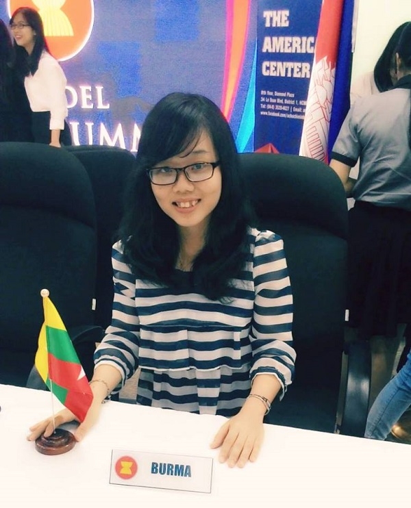  Nữ sinh Nguyễn Hải Hường muốn đặt liền 2 câu hỏi tới Tổng thống Obama nếu có cơ hội. 