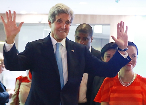 ong-dinh-la-thang-an-toi-voi-ngoai-truong-john-kerry-tai-bitexco-1