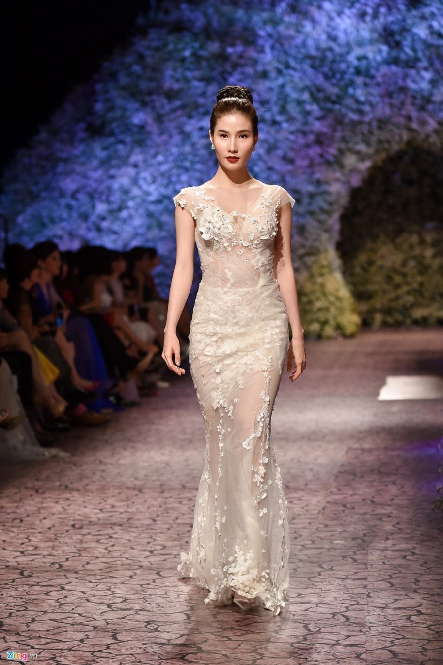 Le Quyen, Thu Phuong dien thoi trang o show Hoang Hai hinh anh 4