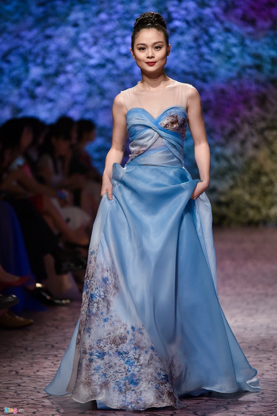 Le Quyen, Thu Phuong dien thoi trang o show Hoang Hai hinh anh 5