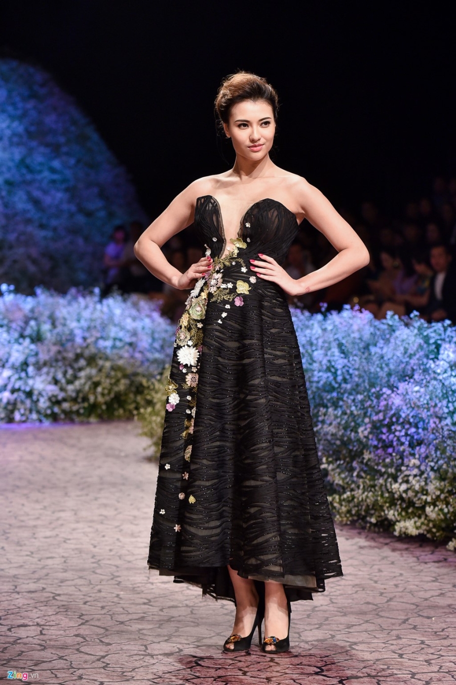 Le Quyen, Thu Phuong dien thoi trang o show Hoang Hai hinh anh 12