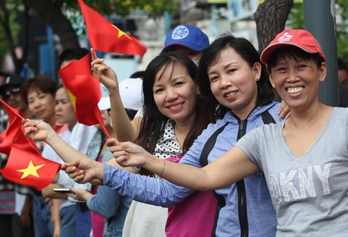 nghi-si-my-ke-ve-chuyen-bay-dai-nhat-den-viet-nam-cua-obama-2