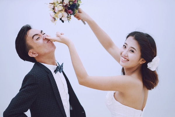 ảnh cưới khó đỡ