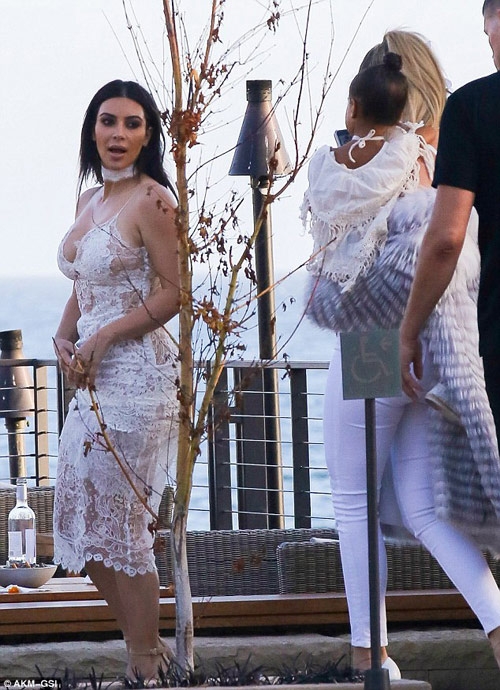 Kim Kardashian lại gây 