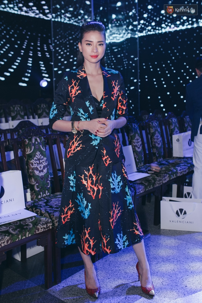 Angela Phương Trinh hở từ vòng 1 đến nội y bên dưới vì đầm Burberry - Ảnh 12.