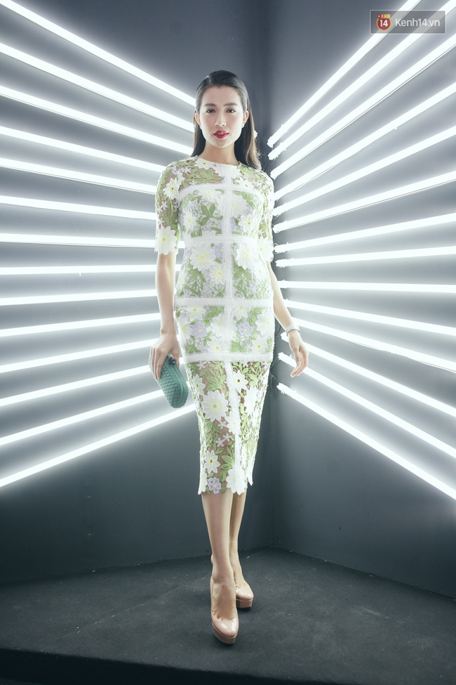 Angela Phương Trinh hở từ vòng 1 đến nội y bên dưới vì đầm Burberry - Ảnh 14.