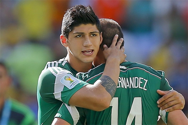 Tiền đạo Olympiakos từng được gọi vào tuyển Mexico thi đấu ở World Cup 2014 nhưng không ra sân phút nào.