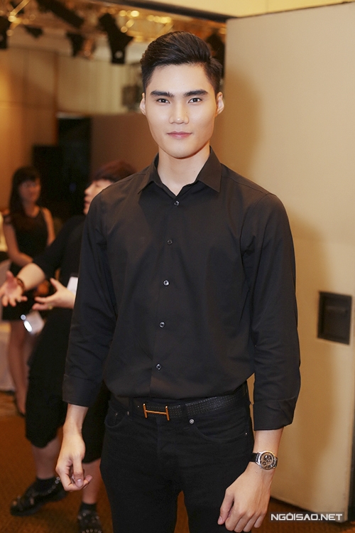 ha-anh-va-chong-sap-cuoi-say-dam-khoa-moi-7