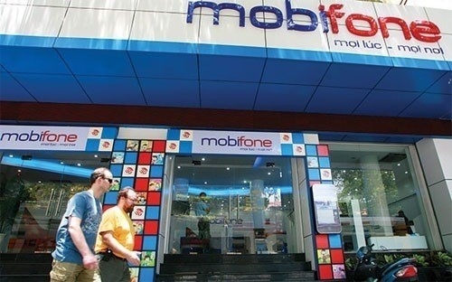 Ai dang nhom ngo 'mieng banh' MobiFone? hinh anh 1