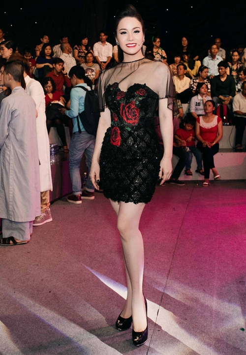 nhat-kim-anh-tu-lai-xe-hop-di-cham-thi-3