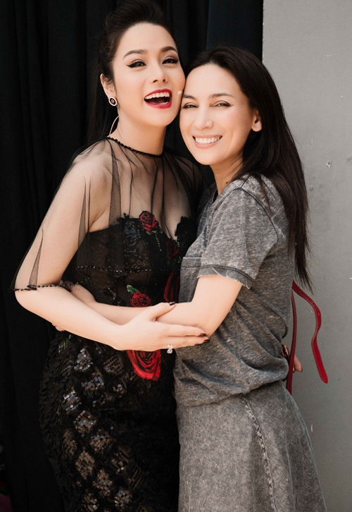 nhat-kim-anh-tu-lai-xe-hop-di-cham-thi-7