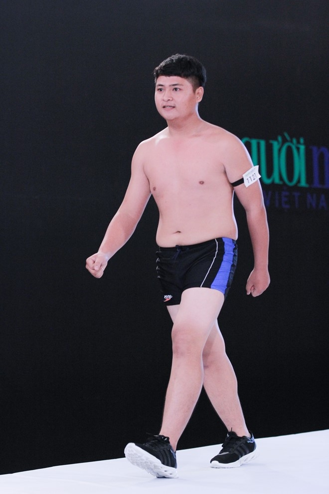 Thi sinh lun, map gay cuoi khi catwalk o Next Top Model hinh anh 2