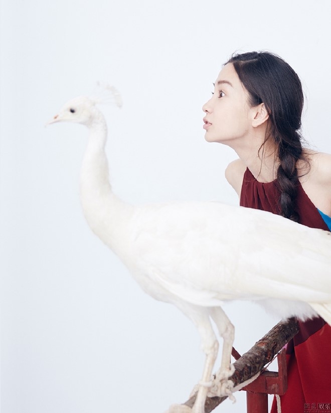 Angelababy tinh khoi trong loat anh moi hinh anh 1