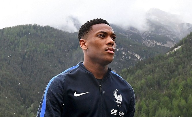 Martial, MU, Martial đòi tăng lương, Mourinho, Rooney