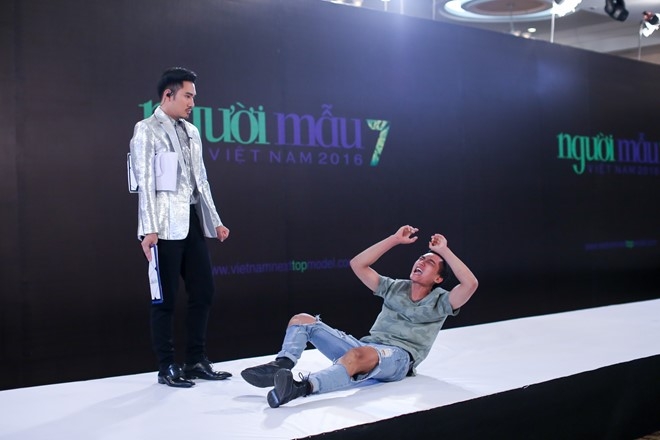 Thi sinh Next Top Model gao thet doi vao nha chung hinh anh 3